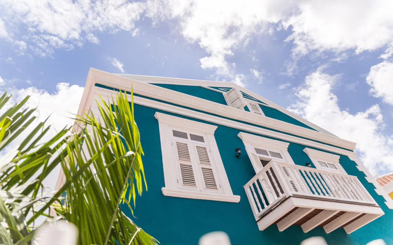 Colorful Dutch-Caribbean style building at Bario Hotel in Willemstad, Curaçao.